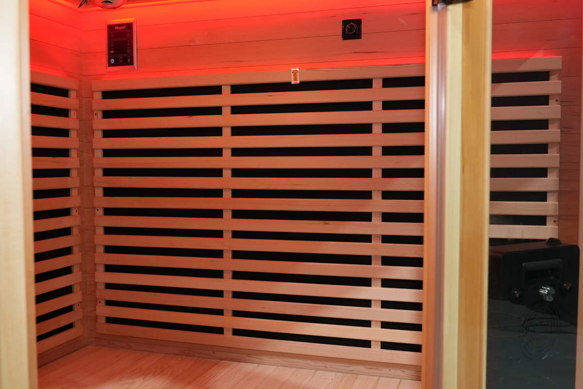 Blisspod Vienna RED 4-5 Person Full Spectrum Infrared Sauna