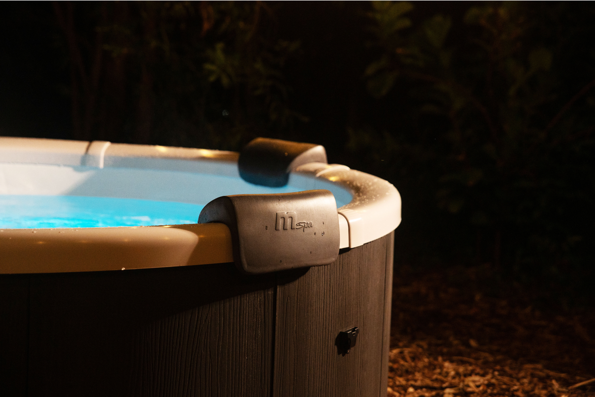MSpa Denver Frame Series 6-Person Spa with Hydro Jets & UVC Sanitization