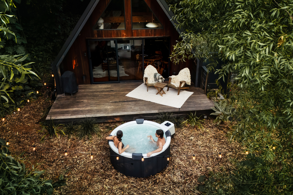MSpa Denver Frame Series 6-Person Spa with Hydro Jets & UVC Sanitization