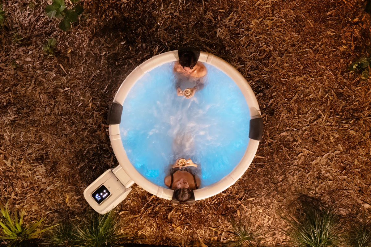 MSpa Denver Frame Series 6-Person Spa with Hydro Jets & UVC Sanitization