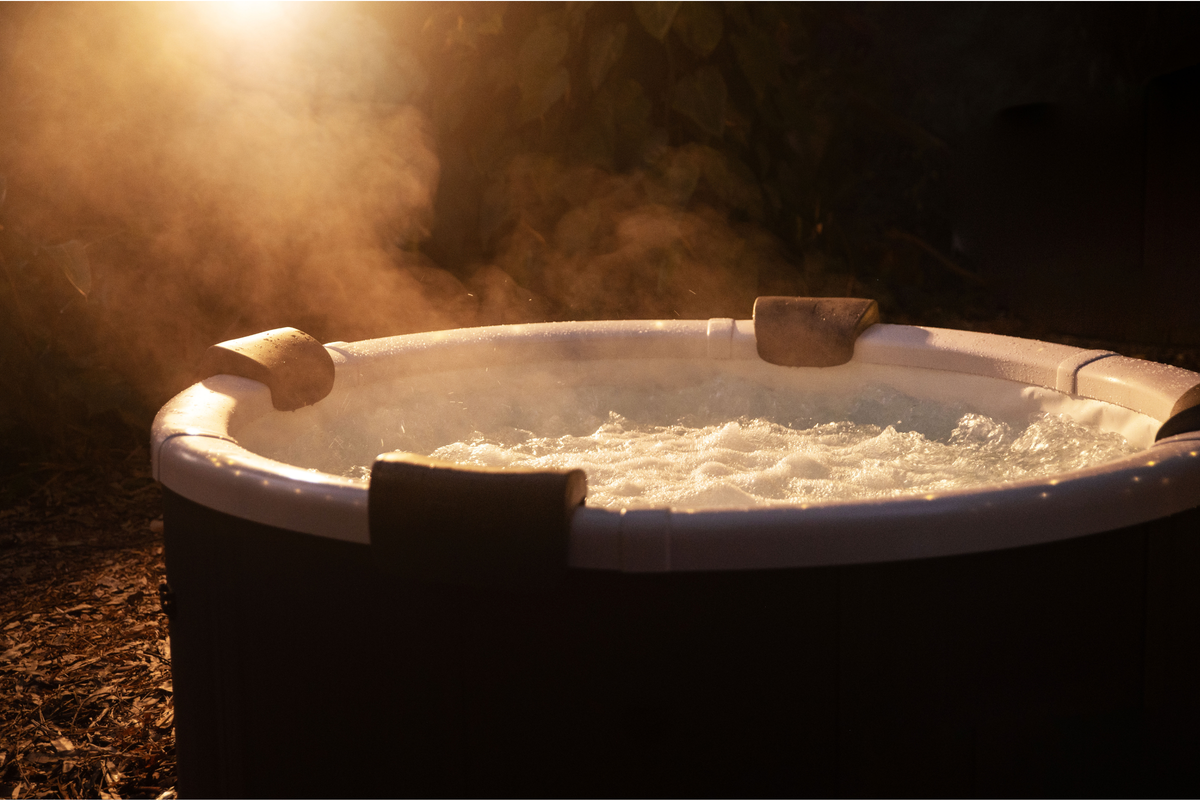 MSpa Denver Frame Series 6-Person Spa with Hydro Jets & UVC Sanitization